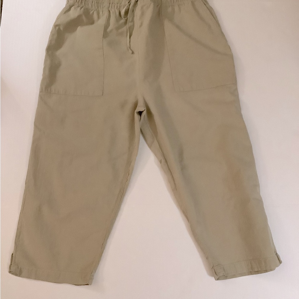 Cottage Street. Capris.  Size XL